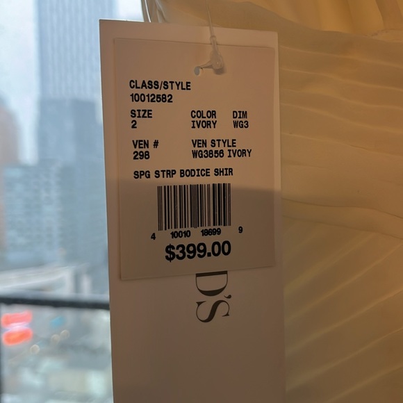 *SOLD* NWT David’s bridal wedding dress in ivory - Picture 7 of 9